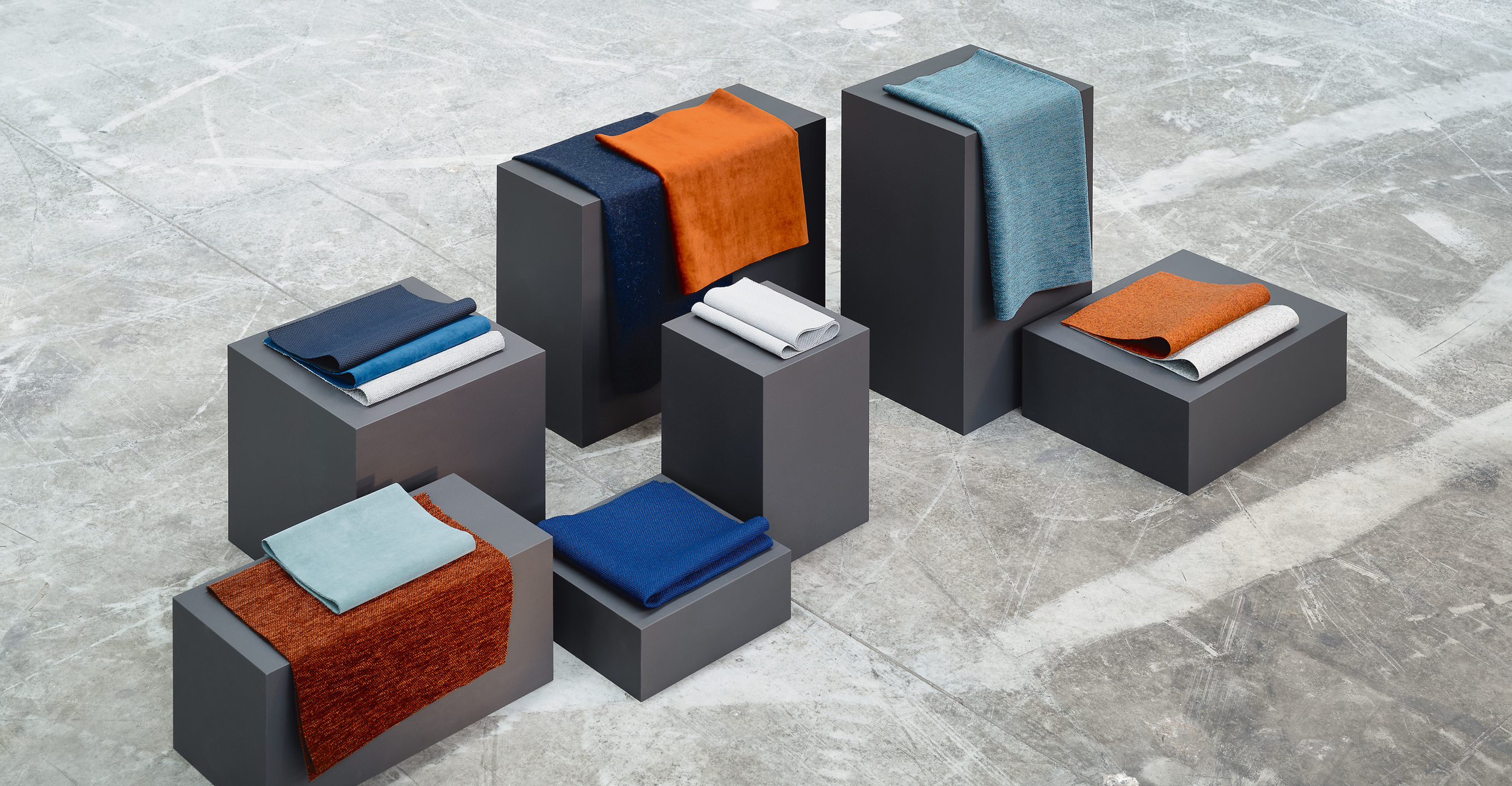 TEXTILES, COULEURS & SURFACES