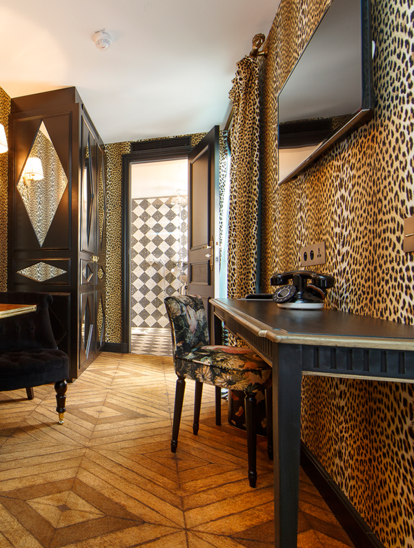 Hotel de JoBo, France